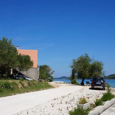 Ina By The Sea Apartment Luka  ภายนอก รูปภาพ