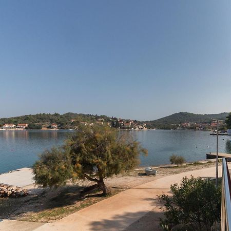 Ina By The Sea Apartment Luka  ภายนอก รูปภาพ