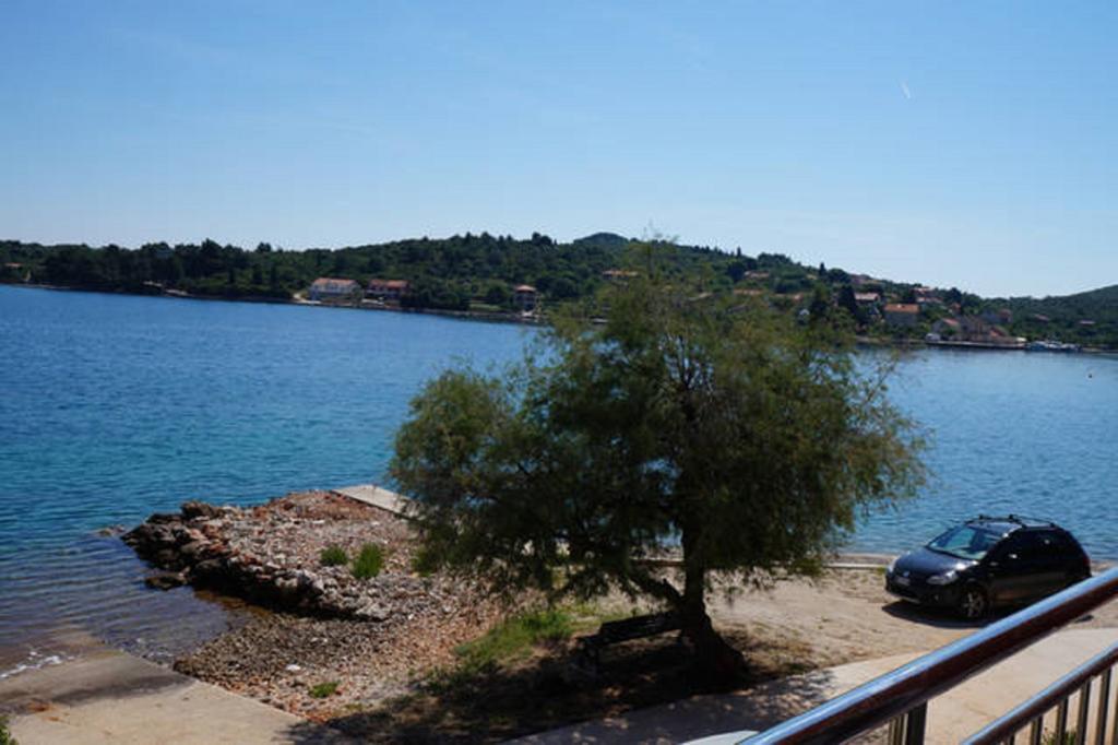 Ina By The Sea Apartment Luka  ภายนอก รูปภาพ