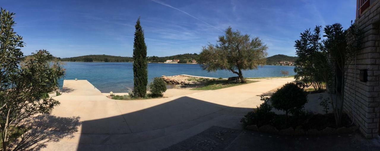 Ina By The Sea Apartment Luka  ภายนอก รูปภาพ