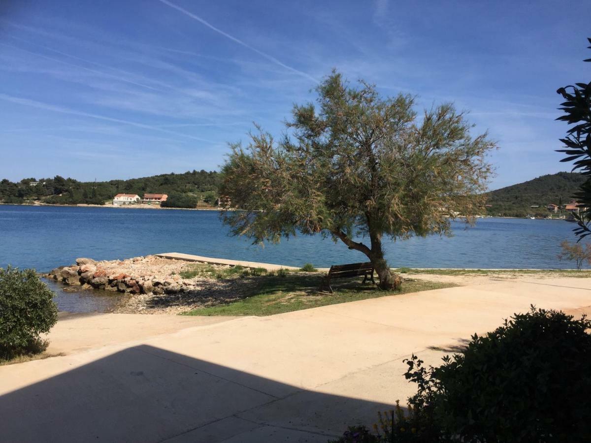 Ina By The Sea Apartment Luka  ภายนอก รูปภาพ