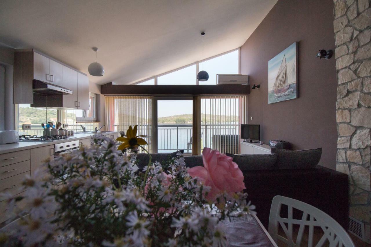 Ina By The Sea Apartment Luka  ภายนอก รูปภาพ