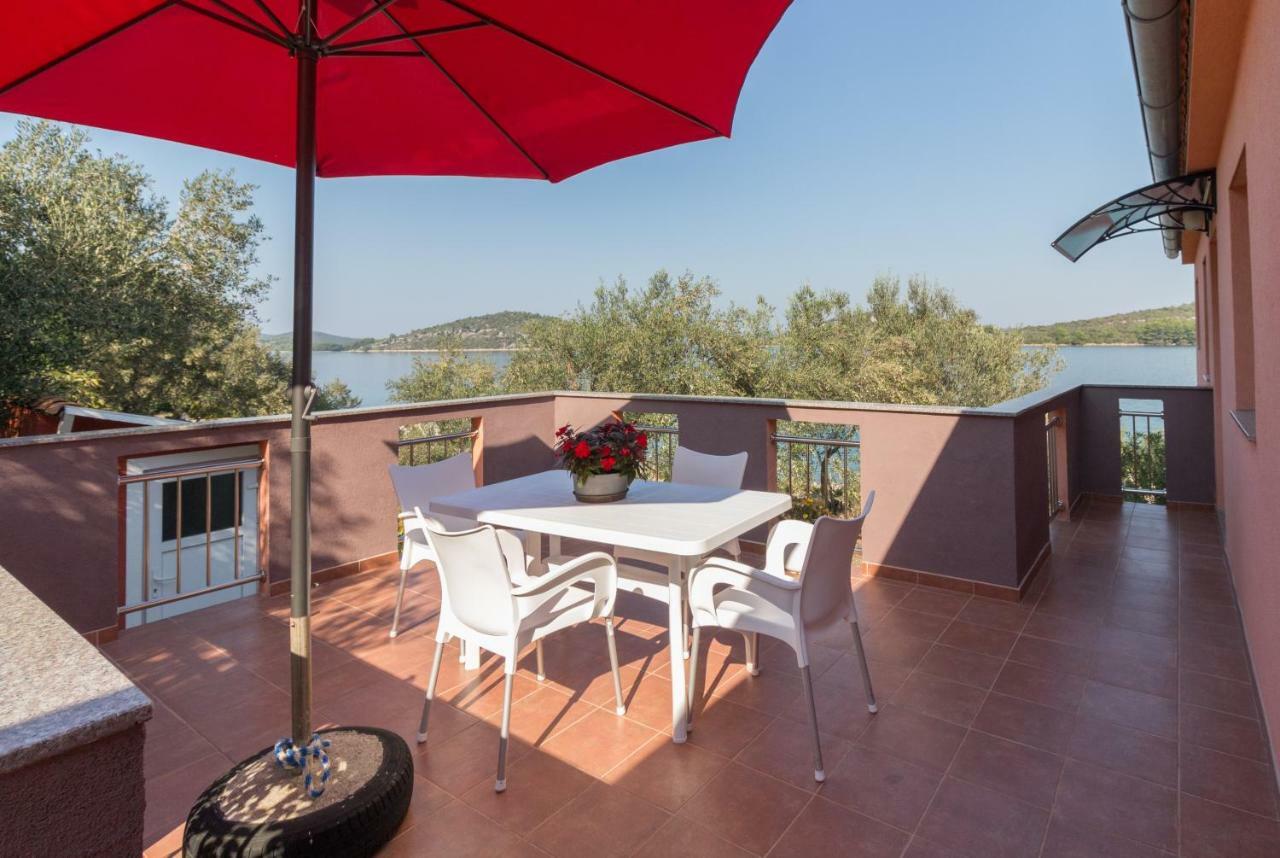 Ina By The Sea Apartment Luka  ภายนอก รูปภาพ