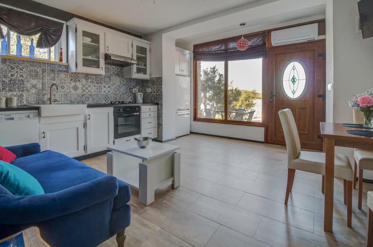Ina By The Sea Apartment Luka  ภายนอก รูปภาพ