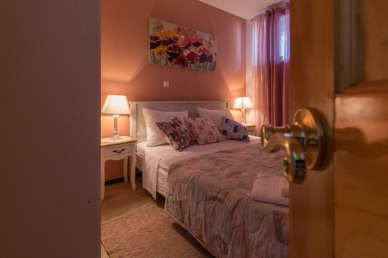 Ina By The Sea Apartment Luka  ภายนอก รูปภาพ