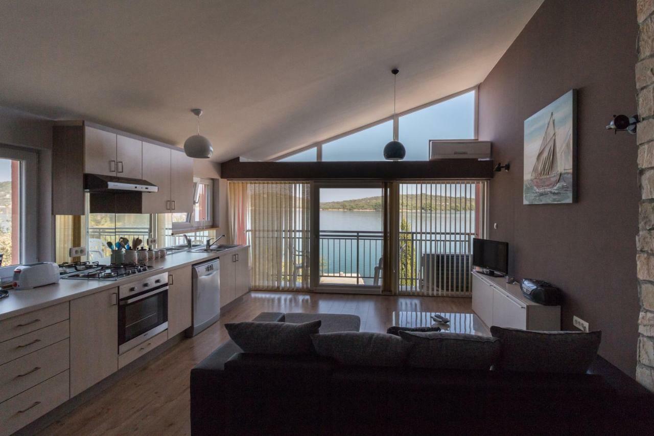 Ina By The Sea Apartment Luka  ภายนอก รูปภาพ